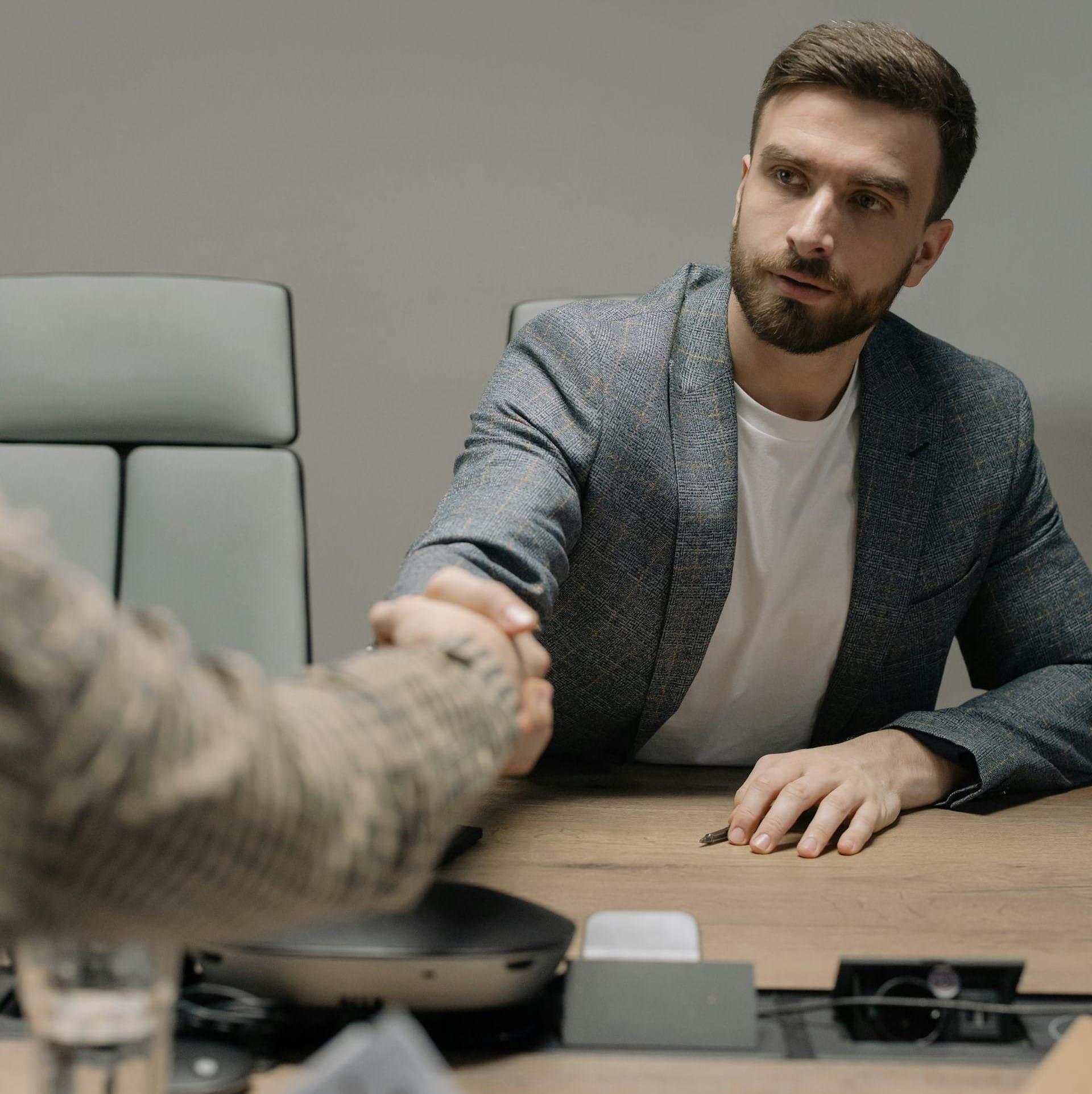 How to Get a Job With a Business Administration Degree