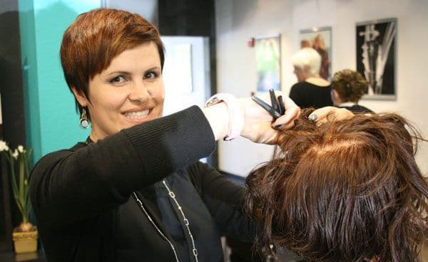 Easy Women's Hairstyles for Summer Season